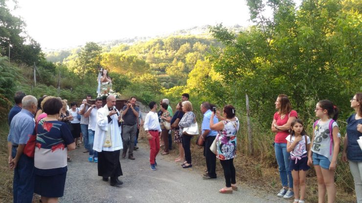 La festa della Maddalena e la suggestiva Chiesetta tra i boschi in riva al fiume a Sant’Angelo di Brolo