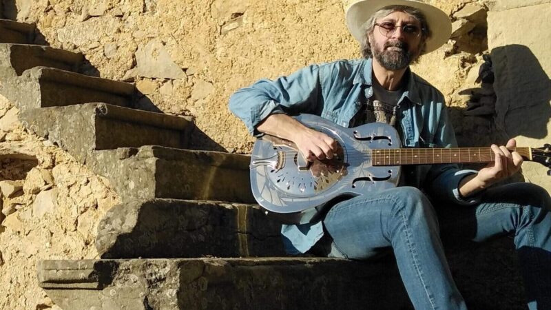 Max Garrubba e la sua musica blues: il video con l’intervista