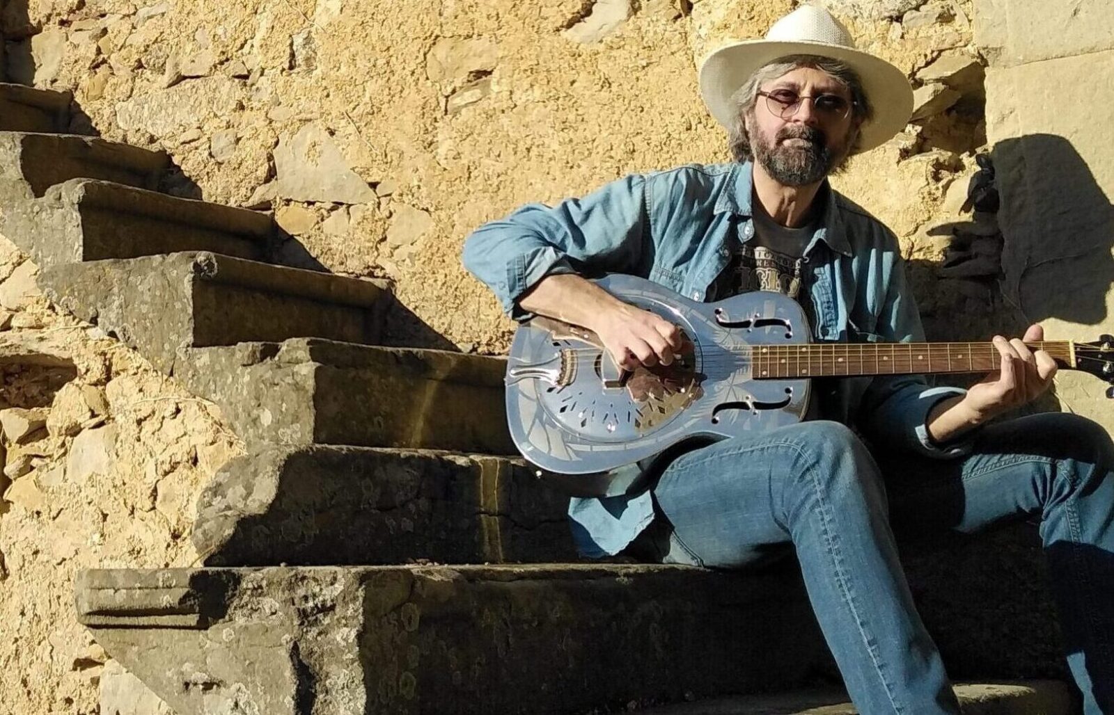 Max Garrubba e la sua musica blues: il video con l’intervista