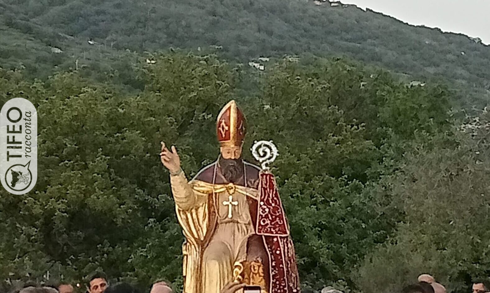 La festa di San Leone a Sinagra durante la sera di Pasqua